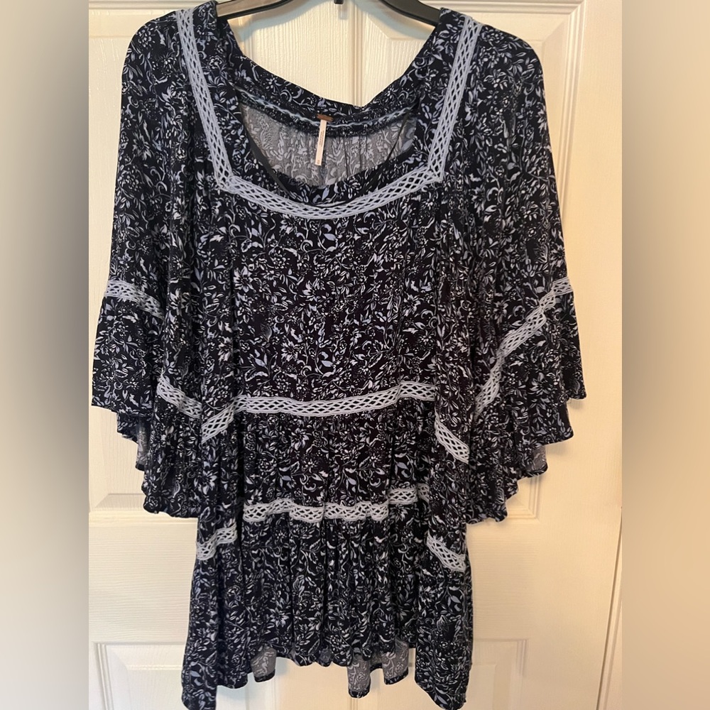 Free people top size med